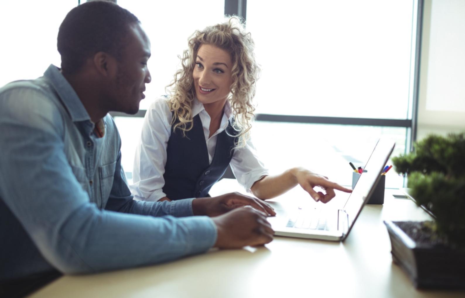 Verschiedene Lernmaterialien und digitale Tools für Budgetplanung